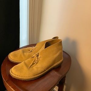 Clarks Desert Boot - Tan size 9 US mens
